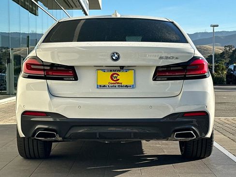 Used 2023 BMW 530e w/ M Sport Package RWD image 4