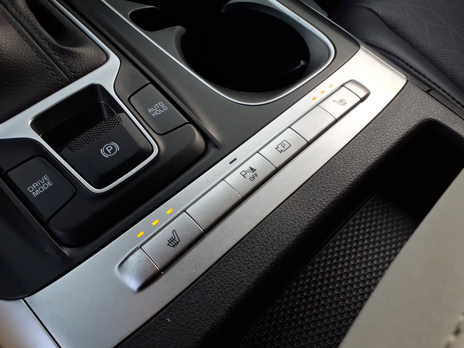 Used 2024 Kia Carnival LX FWD image 21
