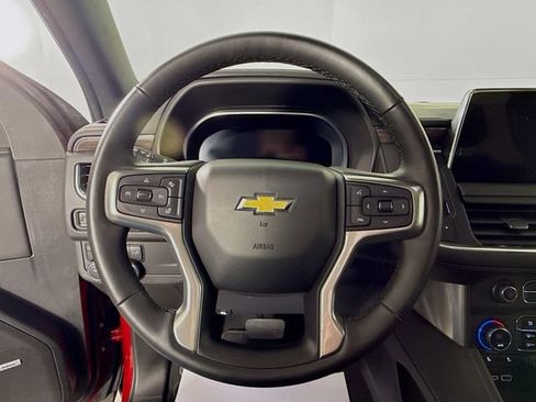 Used 2023 Chevrolet Suburban LT w/ Luxury Package AWD/4WD image 13