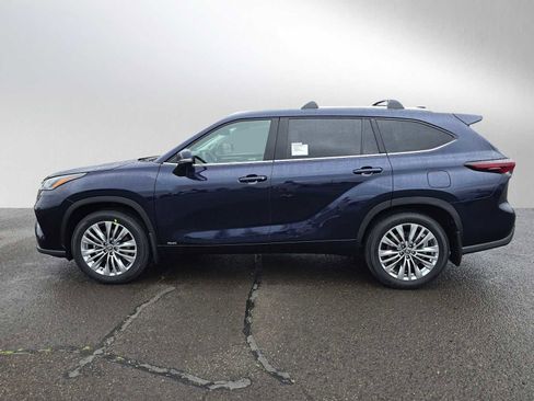 New 2026 Toyota Highlander Platinum AWD/4WD image 7