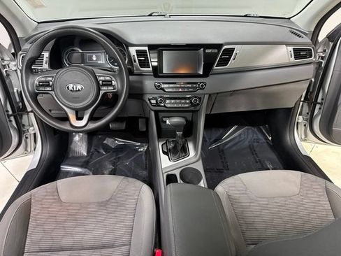 Used 2018 Kia Niro FE FWD image 13
