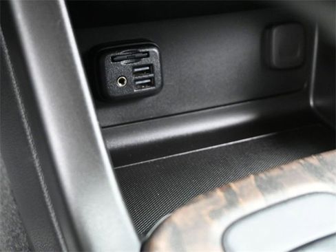 Used 2021 GMC Canyon Denali image 10