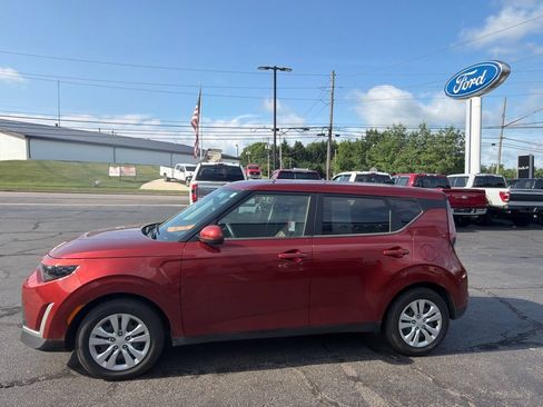 Used 2023 Kia Soul LX FWD image 5