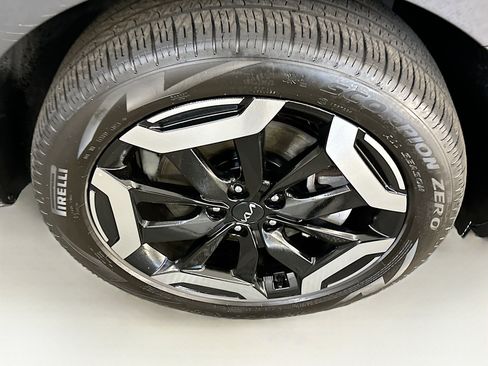 Used 2025 Kia Telluride S AWD/4WD image 11