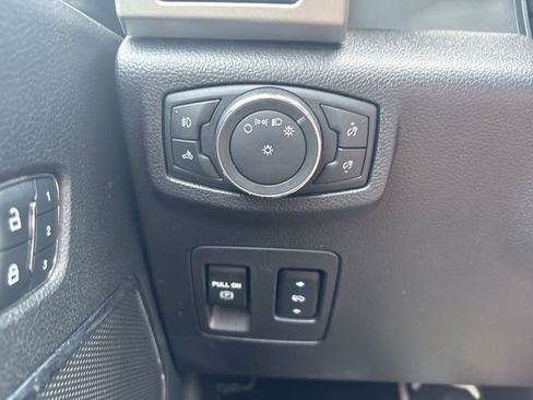 Used 2018 Ford F150 Lariat w/ Equipment Group 502A Luxury AWD/4WD image 33