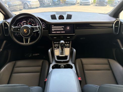 Used 2023 Porsche Cayenne AWD/4WD image 15