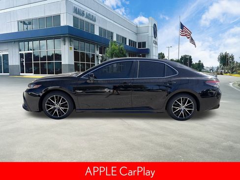 Used 2021 Toyota Camry SE image 7