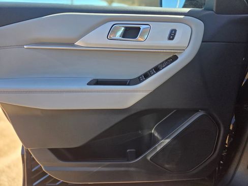 New 2026 Ford Explorer Active w/ Active Comfort Package RWD image 29
