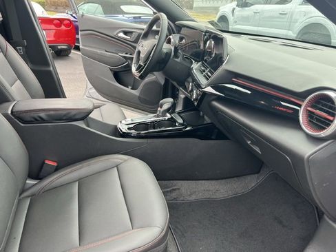 Certified 2025 Chevrolet Trax RS w/ Driver Confidence Package image 10