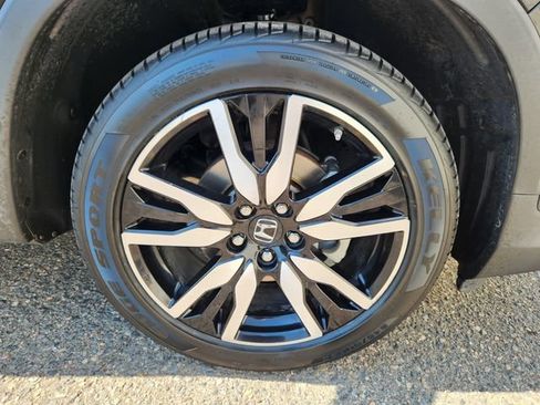 Used 2019 Honda Pilot Touring image 19