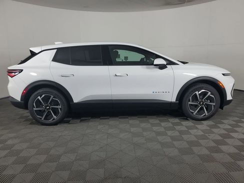New 2026 Chevrolet Equinox EV LT image 3