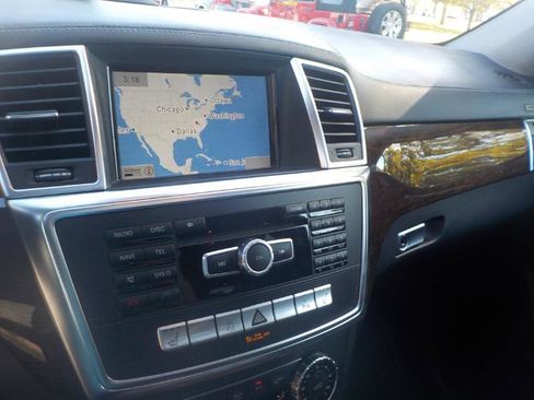 Used 2013 Mercedes-Benz GL 450 4MATIC w/ Premium 2 Pkg image 12