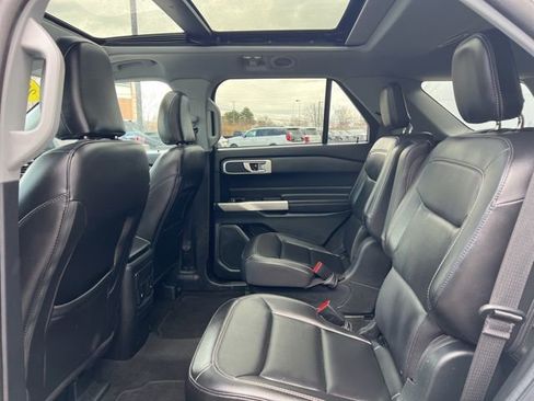 Used 2024 Ford Explorer XLT w/ Equipment Group 202A image 19
