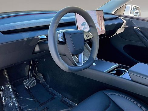 Used 2026 Tesla Model Y 2WD image 15