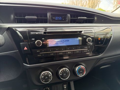 Used 2015 Toyota Corolla L image 10