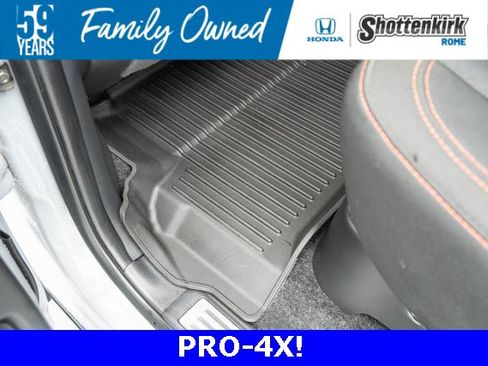 Used 2023 Nissan Frontier PRO-4X w/ Technology Package image 26