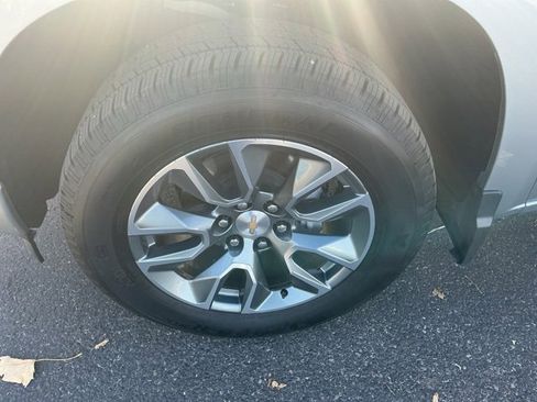 Used 2024 Chevrolet Silverado 1500 Custom image 11