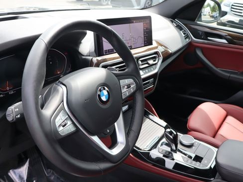 Used 2025 BMW X4 xDrive30i w/ Premium Package AWD/4WD image 9