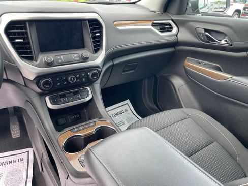 Used 2023 GMC Acadia SLE w/ Driver Convenience Package FWD image 18