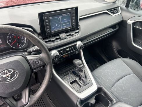 Used 2020 Toyota RAV4 XLE image 32
