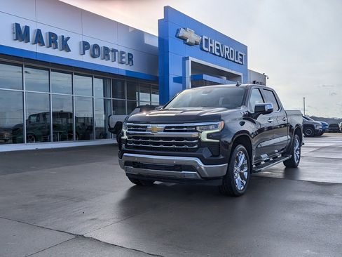 Used 2022 Chevrolet Silverado 1500 LTZ image 1
