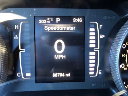 Used 2017 Jeep Cherokee Latitude w/ Safety/Convenience Group image 19