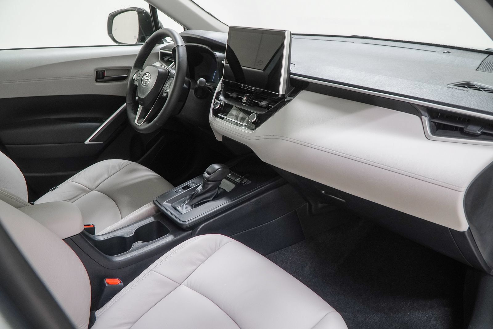 Used 2026 Toyota Corolla Cross LE w/ Moonroof Package AWD/4WD image 35