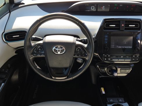 Used 2019 Toyota Prius L Eco image 13