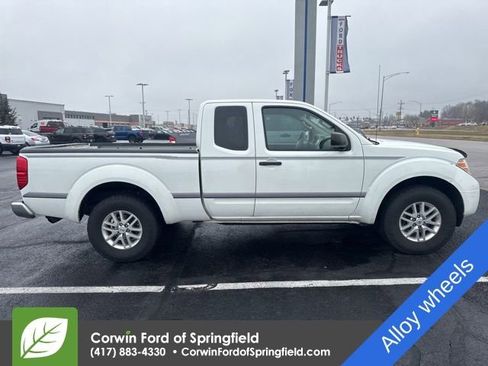 Used 2015 Nissan Frontier SV image 8