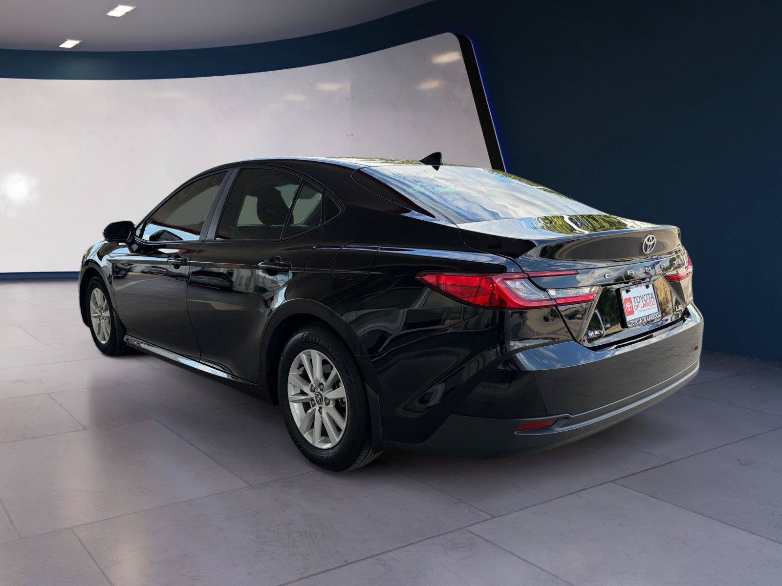 Used 2026 Toyota Camry LE w/ Convenience Package FWD image 3