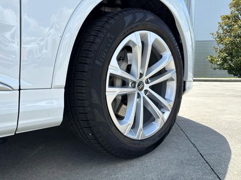 Used 2025 Audi Q7 3.0T Prestige image 12