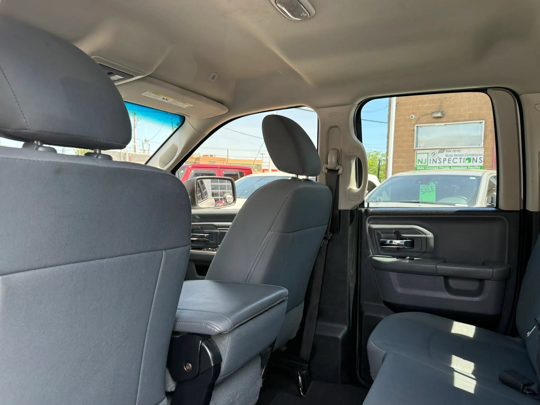 Used 2017 RAM 1500 Classic SLT AWD/4WD image 21