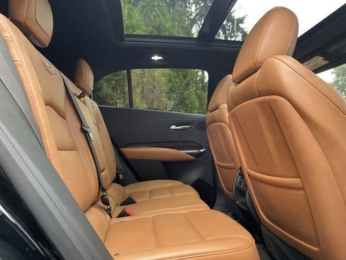 Used 2020 Cadillac XT4 Premium Luxury image 19