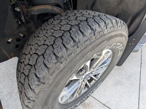 Used 2020 Ford F150 XLT w/ Equipment Group 302A Luxury AWD/4WD image 42