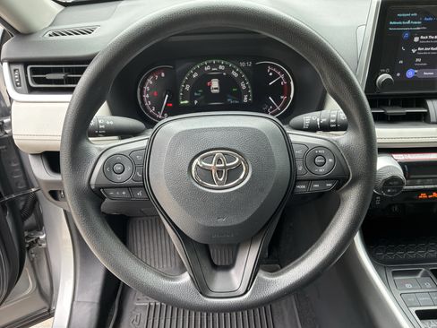 Used 2025 Toyota RAV4 XLE w/ Convenience Package FWD image 18