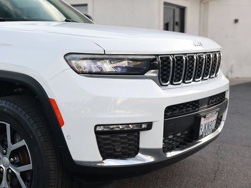 Used 2023 Jeep Grand Cherokee L Limited w/ Luxury Tech Group II RWD image 7