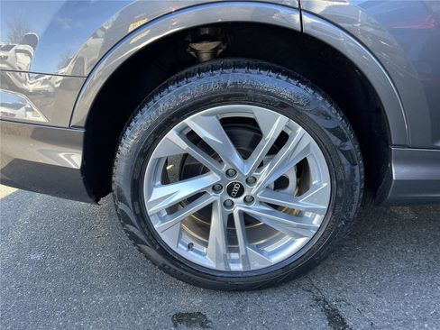 Used 2021 Audi Q7 3.0T Premium w/ Convenience Package image 9