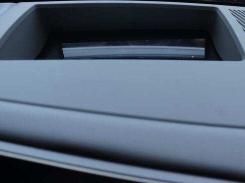 Certified 2025 BMW 530i image 24