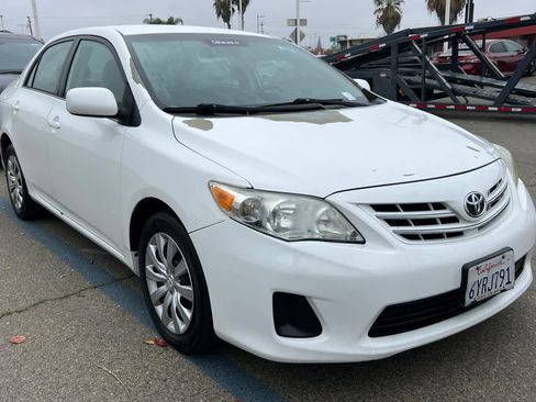 Used 2013 Toyota Corolla LE image 3