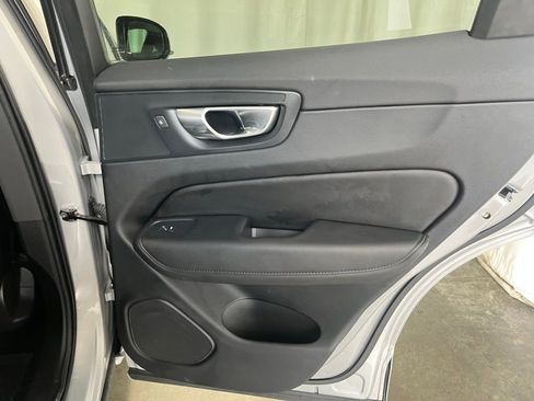 Used 2024 Volvo XC60 B5 Core image 23