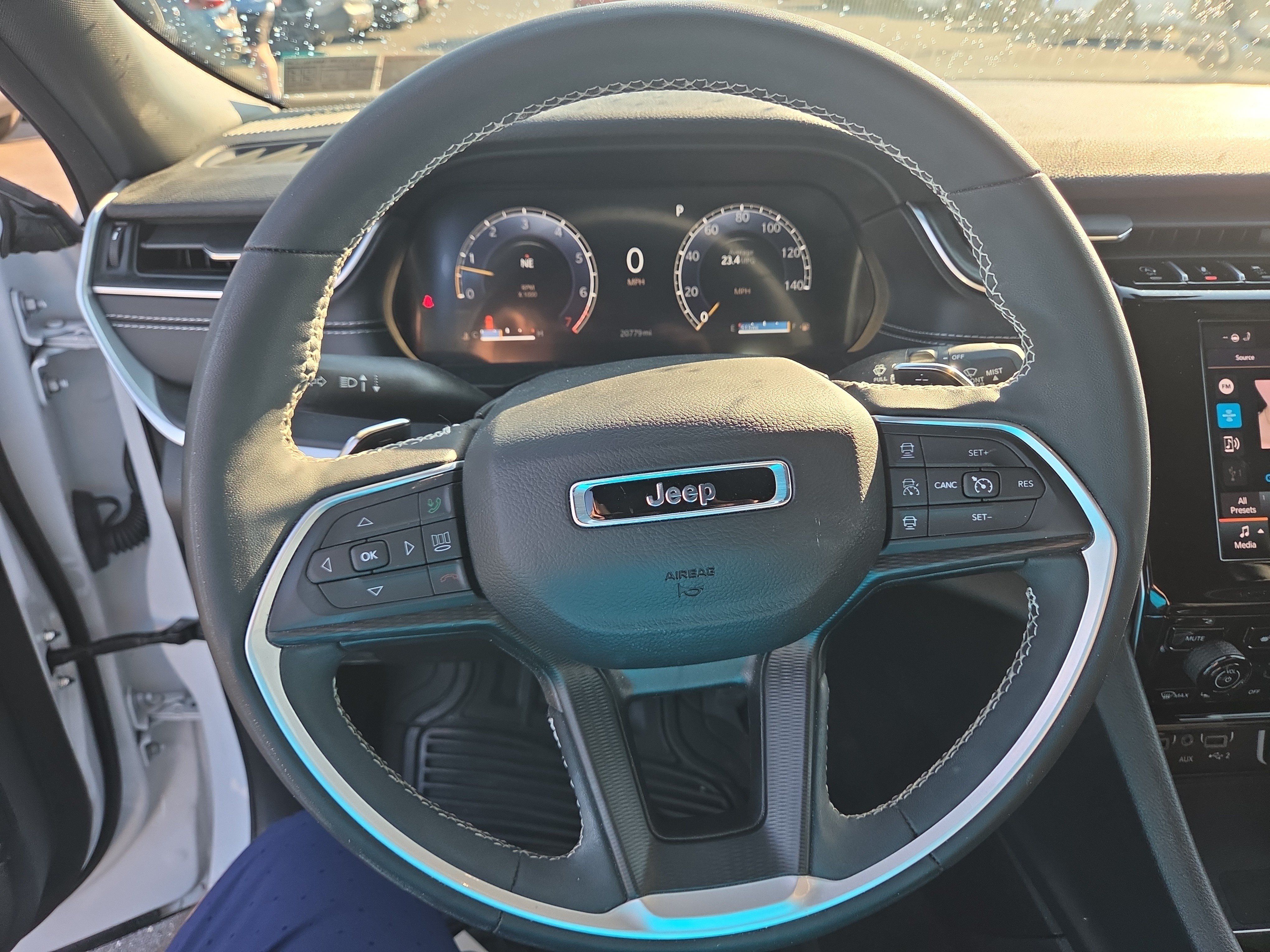 Used 2024 Jeep Grand Cherokee Altitude AWD/4WD image 3