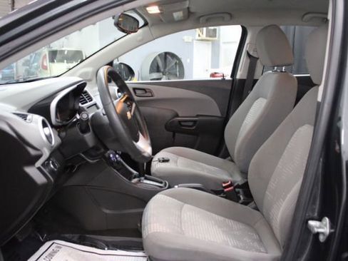 Used 2017 Chevrolet Sonic LS image 8