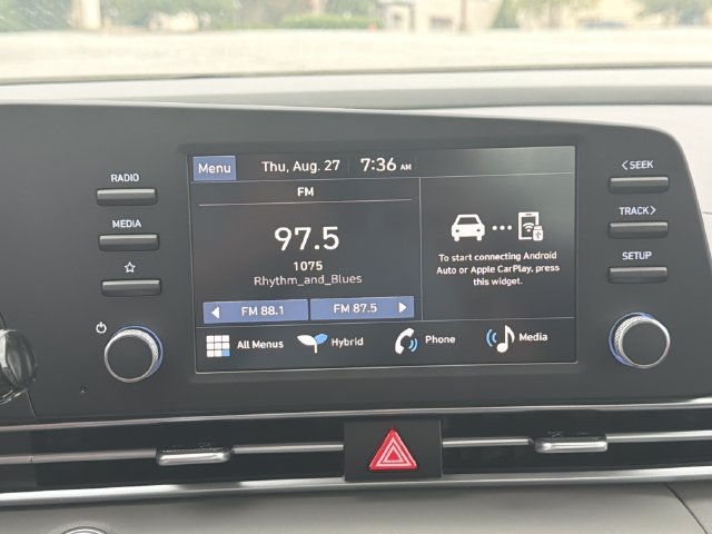 New 2026 Hyundai Elantra Hybrid FWD image 30