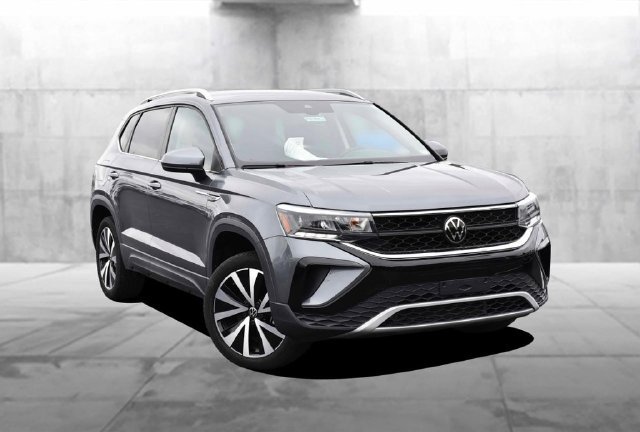 Used 2023 Volkswagen Taos SE FWD image 2