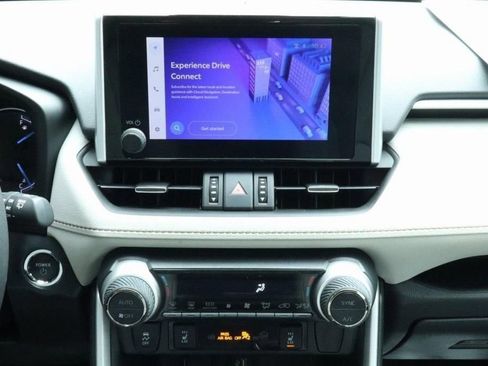 Used 2023 Toyota RAV4 XLE Premium image 17