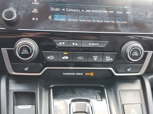 Used 2018 Honda CR-V Touring image 17