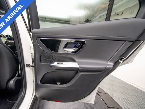 Used 2025 Mercedes-Benz GLC 300 4MATIC image 26