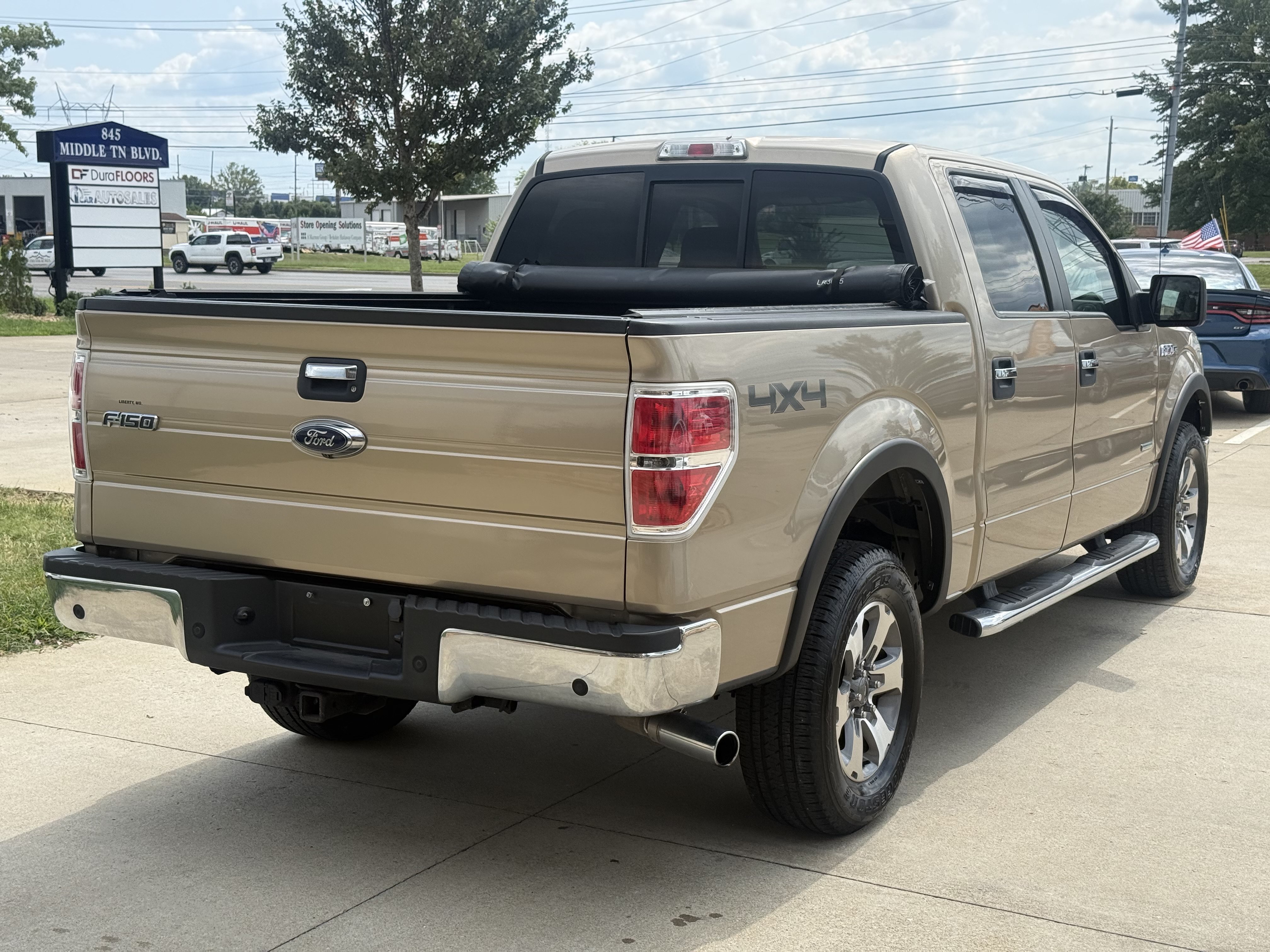 Used 2014 Ford F150 XLT w/ Equipment Group 302A Luxury AWD/4WD image 7