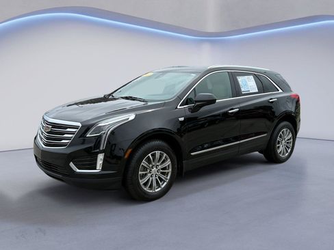 Used 2017 Cadillac XT5 Luxury w/ Driver Awareness Package AWD/4WD image 13