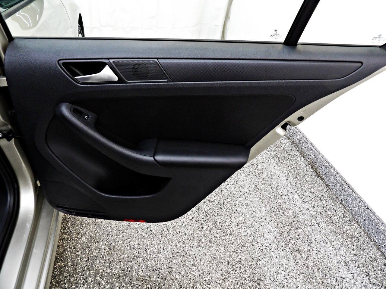 Used 2014 Volkswagen Jetta SE FWD image 12